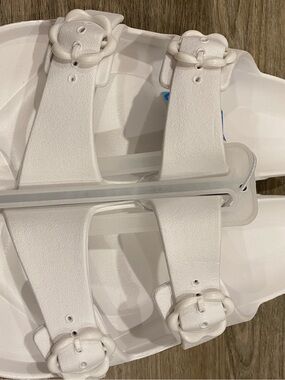 White Women’s Slide Sandals with Decorative Buckles